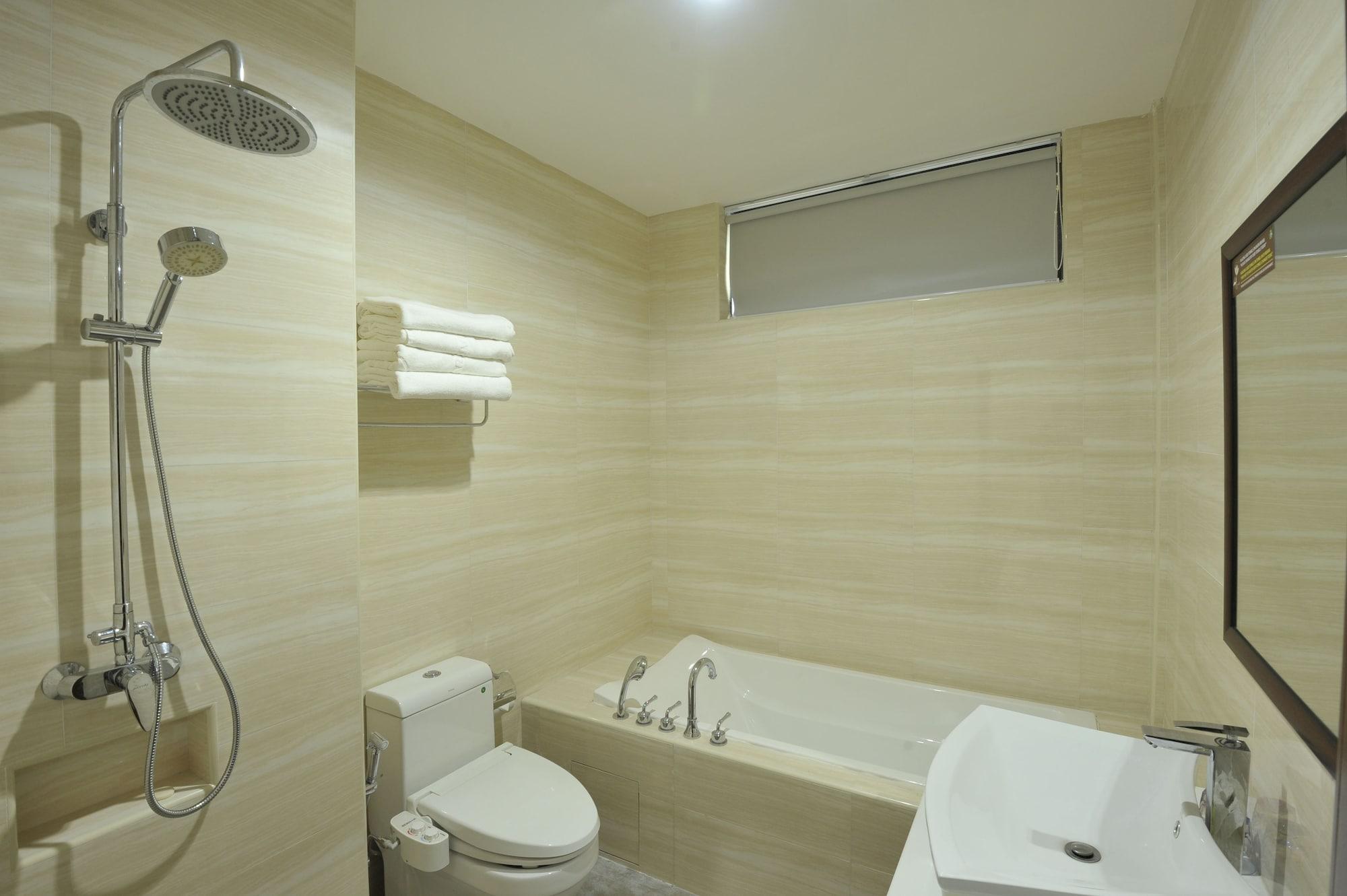 Hallmark Regency Hotel - Johor Bahru Esterno foto