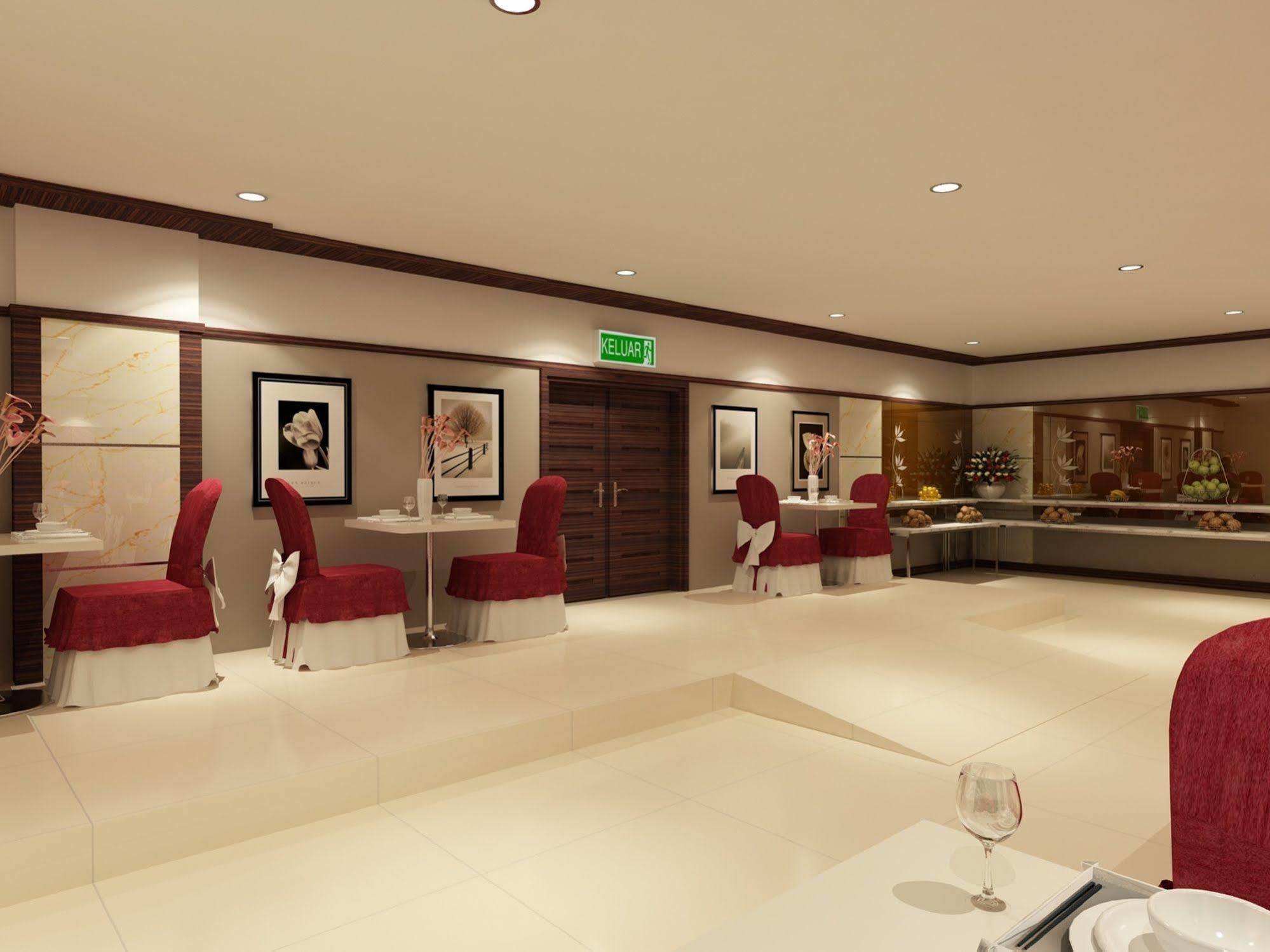 Hallmark Regency Hotel - Johor Bahru Esterno foto