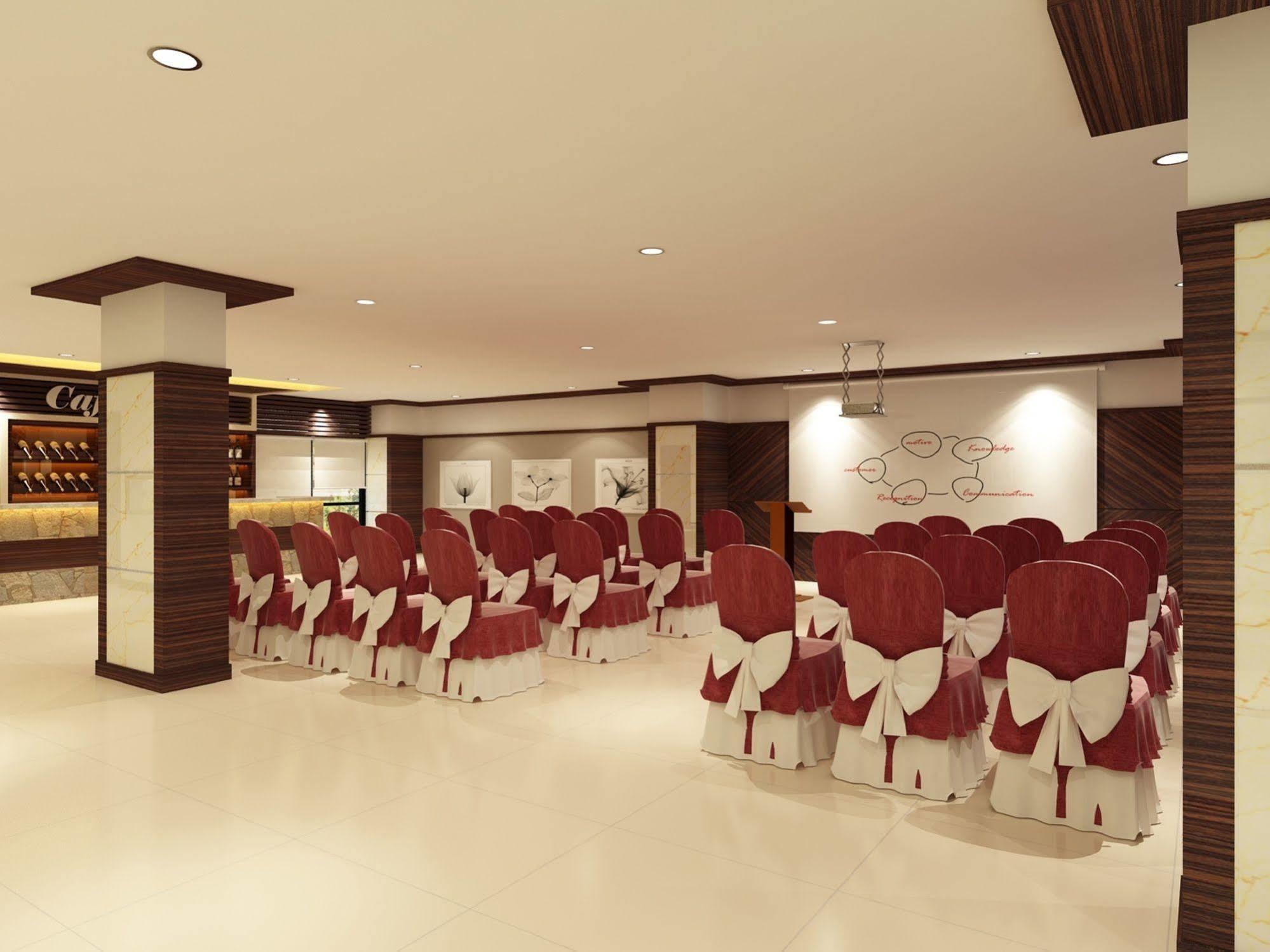 Hallmark Regency Hotel - Johor Bahru Esterno foto